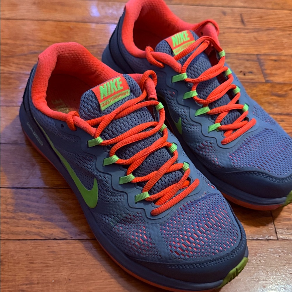 Nike Blue and Red Sneakers with Breathable Mesh and Cushioned Midsole